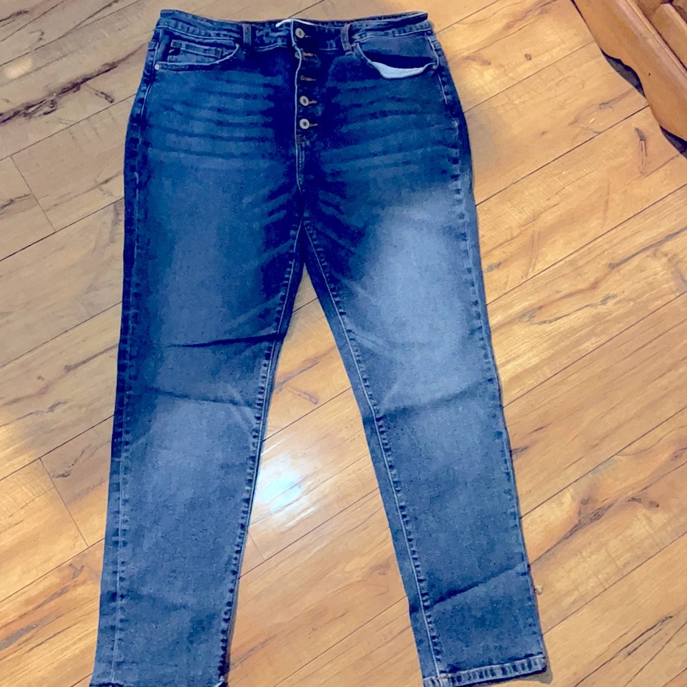 KanCan high waisted button front skinny jean size 31